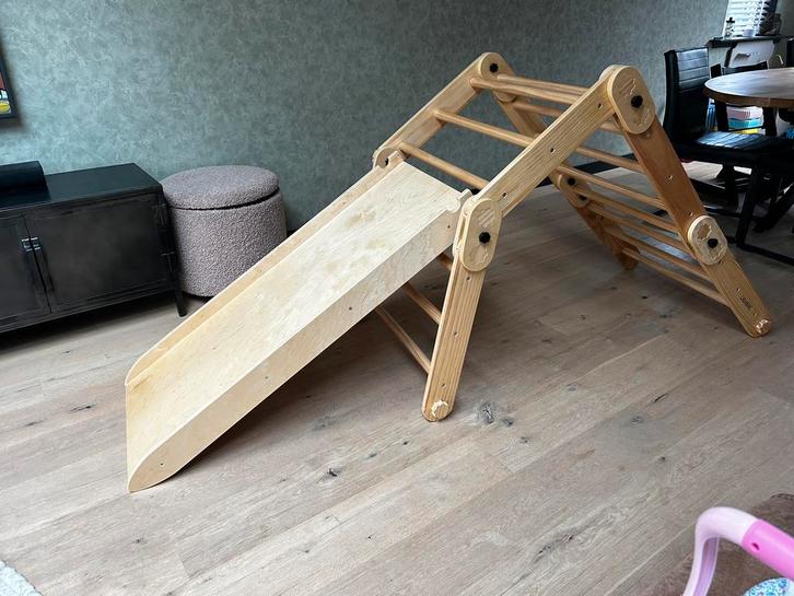 Houten klimrek met glijbaan en klimwand, Kinderen en Baby's, Speelgoed | Houten speelgoed, Zo goed als nieuw, Ophalen