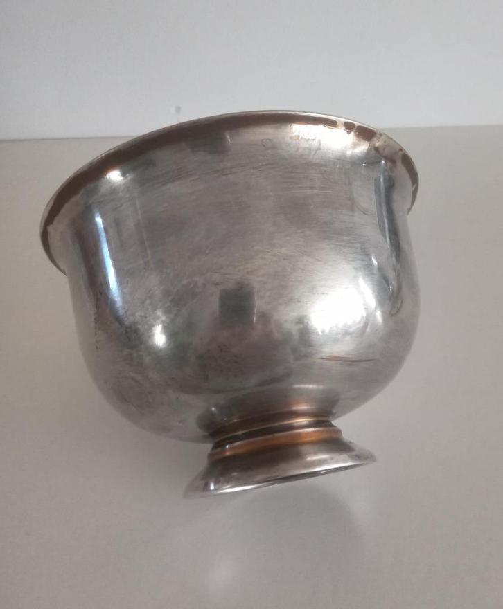 Verzilverde bowling bokaal 1961 met stoffen plaquette, Antiek en Kunst, Curiosa en Brocante, Verzenden