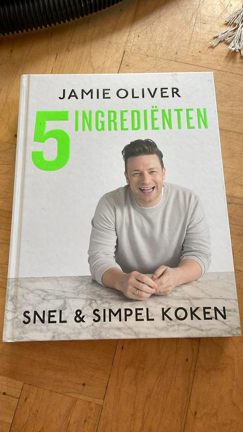 Jamie Oliver - Jamie Oliver - 5 ingredienten, Boeken, Kookboeken, Zo goed als nieuw, Ophalen of Verzenden