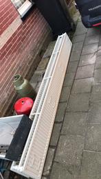 Radiator 240-30-22, Doe-het-zelf en Verbouw, Verwarming en Radiatoren, Ophalen of Verzenden, Gebruikt, 150 cm of meer, 30 tot 80 cm