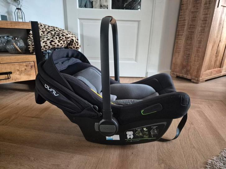 Maxi cosi nuna pipa next i-size caviar, Kinderen en Baby's, Autostoeltjes, Zo goed als nieuw, Overige merken, 0 t/m 13 kg, Autogordel of Isofix