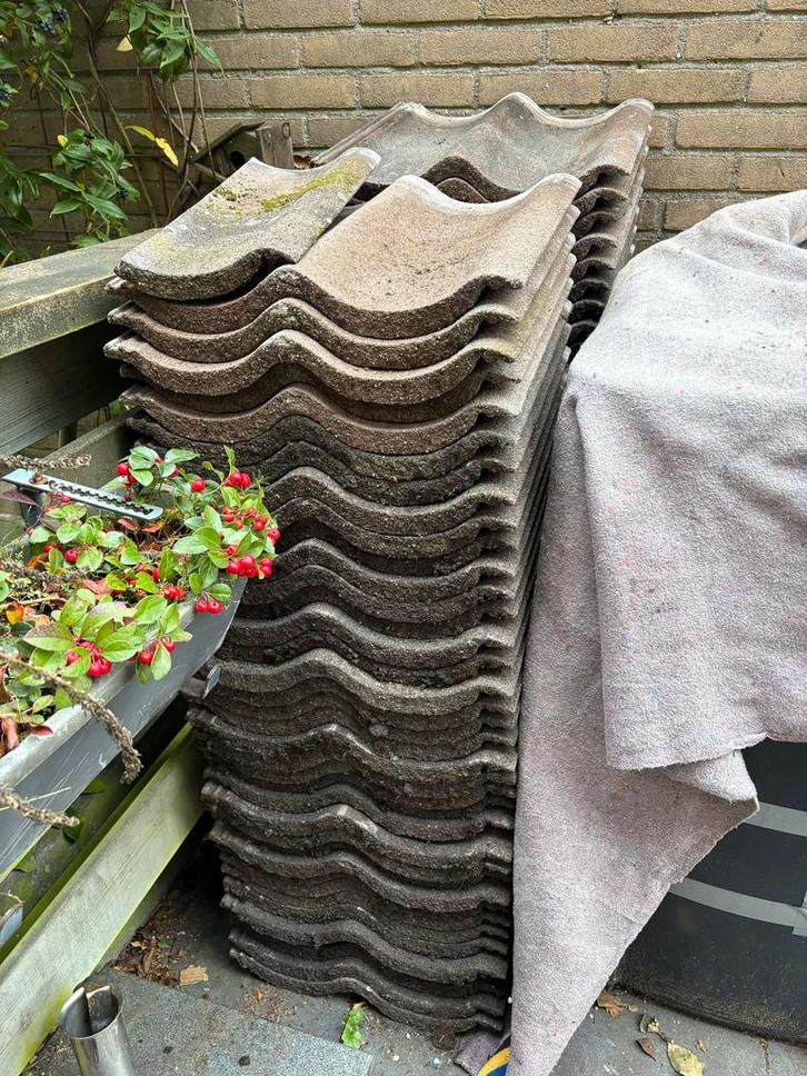 Dakpannen - Gratis af te halen!, Doe-het-zelf en Verbouw, Dakpannen en Dakbedekking, Gebruikt, Dakpannen, Steen of Klei, Grijs