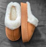 Sloffen met plateauzool - Maat 38, Bruin, Nieuw, Ophalen of Verzenden, Onbekend