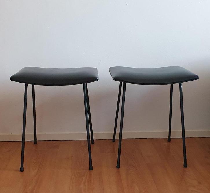 2x vintage jaren 50 fifties Kembo W.H. Gispen kruk zwart, Huis en Inrichting, Krukjes, Zo goed als nieuw, Staal, Ophalen
