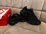 Nike TN Air Max Plus Zwart/Antraciet • Maat 44, Kleding | Heren, Schoenen, Ophalen of Verzenden, Zo goed als nieuw, Zwart
