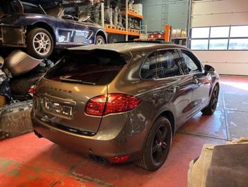 Te koop Alle onderdelen van deze Cayenne 92A 2012. beschikbaar voor biedingen
