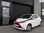 Toyota Aygo 1.0 VVT-i X-Play|Keyless|Camera|Climate Control, Auto's, Toyota, Voorwielaandrijving, Stof, Gebruikt, Euro 6