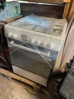 Gasfornuis met oven, Witgoed en Apparatuur, Fornuizen, Ophalen, 4 kookzones, Zo goed als nieuw, Gas