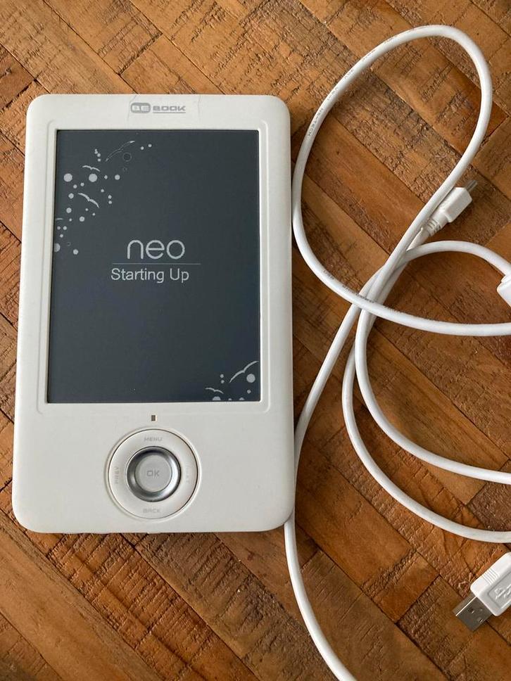 BeBook Neo E-reader, Computers en Software, E-readers, Gebruikt, 6 inch of minder, 4 GB of minder, Uitbreidbaar geheugen, Ophalen of Verzenden