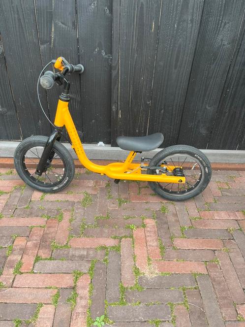 BTWIN loopfiets Runride alu geel, Kinderen en Baby's, Speelgoed | Buiten | Voertuigen en Loopfietsen, Zo goed als nieuw, Loopfiets