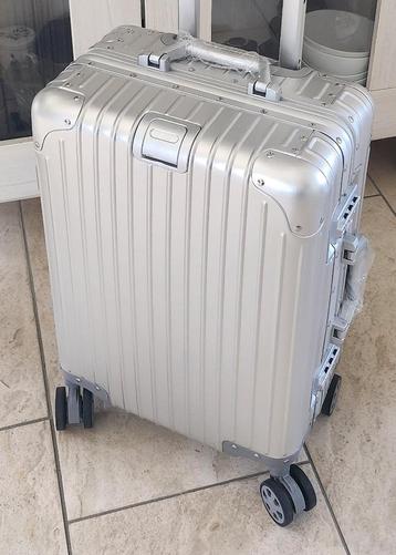 Volledige aluminium koffer handbagage beschikbaar voor biedingen