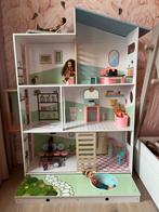 Houten Barbie Poppenhuis met Meubels, Zwembad & Lift, Ophalen, Zo goed als nieuw, Poppenhuis