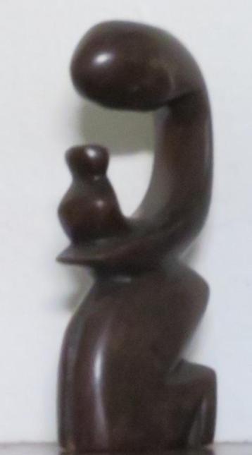Beeldje  14 cm beschikbaar voor biedingen