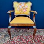 Brocante vintage stoel, armleuningen, Queen Ann style, Huis en Inrichting, Stoelen, Gebruikt, Ophalen of Verzenden, Brocante vintage