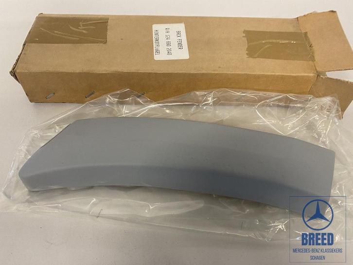 NOS flankplaat achterscherm rechts voor Mercedes-Benz W124, Auto-onderdelen, Carrosserie en Plaatwerk, Mercedes-Benz, Nieuw, Ophalen of Verzenden