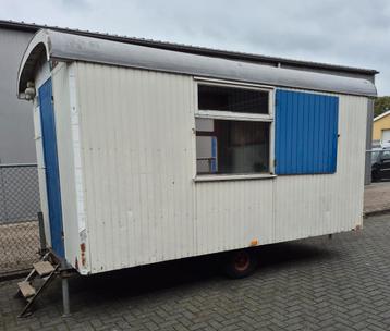 Mooie metalen De Meeuw schaftwagen/werkplek/pipowagen/keet beschikbaar voor biedingen