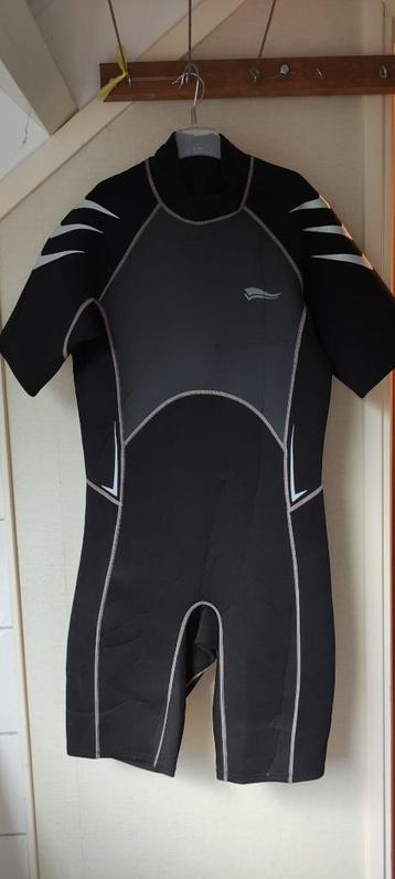 Wetsuit shorty  beschikbaar voor biedingen