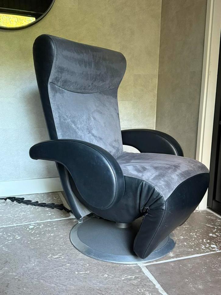 Leolux Helical relaxfauteuil elektronische bediening, Huis en Inrichting, Fauteuils, Zo goed als nieuw, Leer, Stof, 50 tot 75 cm