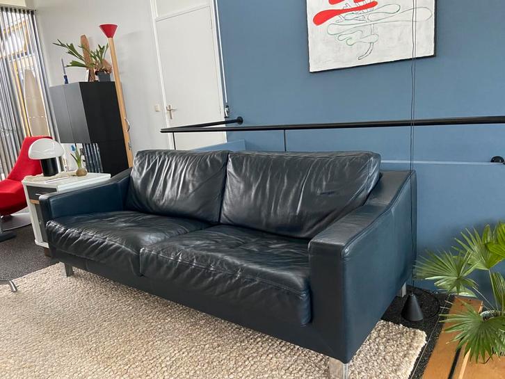 Leolux 2,5 zit donker blauw rund leer zware kwaliteit!, Huis en Inrichting, Banken | Bankstellen, Gebruikt, Rechte bank, Driepersoons