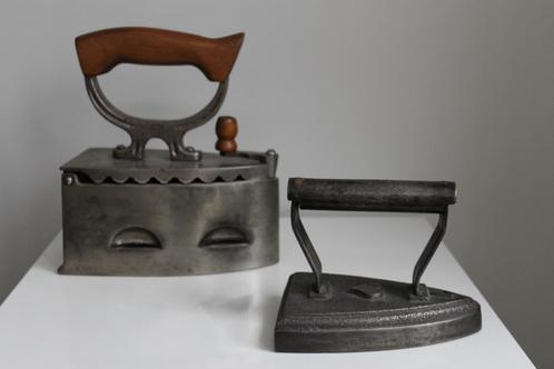 2 Antieke strijkijzers, Antiek en Kunst, Antiek | Overige Antiek, Ophalen of Verzenden