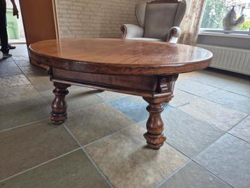 Ronde salontafel beschikbaar voor biedingen