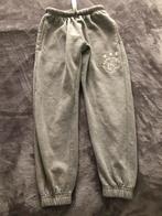 Ajax. Joggingbroek, Kinderen en Baby's, Kinderkleding | Maat 128, Ophalen of Verzenden, Gebruikt, Jongen of Meisje, Broek