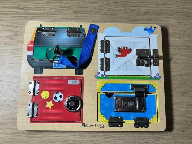 Melissa & Doug Bord Achter Slot en Grendel, Kinderen en Baby's, Speelgoed | Educatief en Creatief, Gebruikt, Ophalen of Verzenden