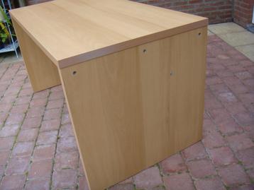 Bureau kantoortafel tafel 140 x 76 x 75 cm (L x H x D)  beschikbaar voor biedingen