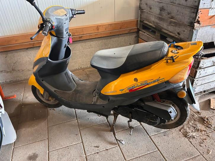 Gele Scooter - Gebruikt, 45 km/u, Fietsen en Brommers, Scooters | Yamaha, Gebruikt, Overige modellen, Maximaal 45 km/u, Benzine