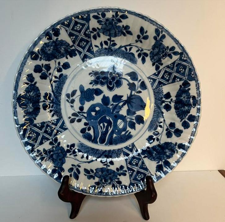 Groot Chinees Kangxi bord 17e eeuw 27cm, Antiek en Kunst, Antiek | Wandborden en Tegels, Ophalen of Verzenden