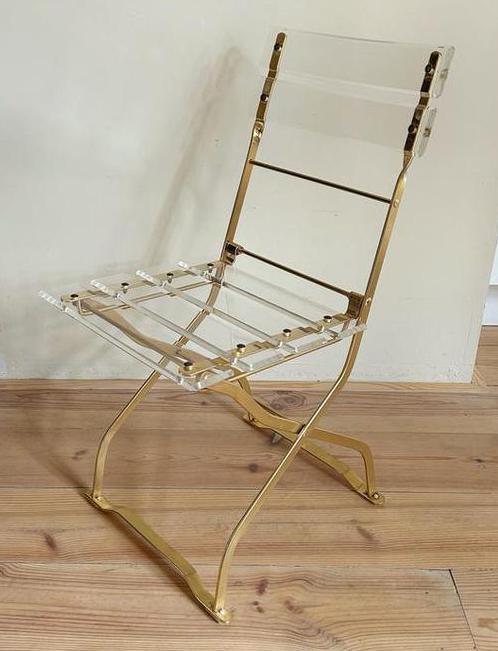 Vintage klapstoel plexiglas messing | Maison & Jardin Paris, Huis en Inrichting, Stoelen, Gebruikt, Eén, Overige materialen, Overige kleuren