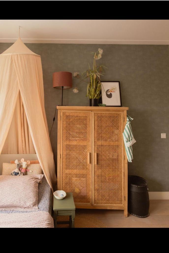 Rieten kast / rattan kast - H150xB100xD40cm, Huis en Inrichting, Kasten | Buffetkasten, Zo goed als nieuw, 150 tot 200 cm, 100 tot 150 cm