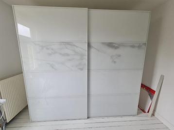 Wit Ikea pax kledingkast 250cm. Leveren en monteren mgl.  beschikbaar voor biedingen
