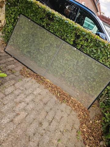 hor met gat beschikbaar voor biedingen