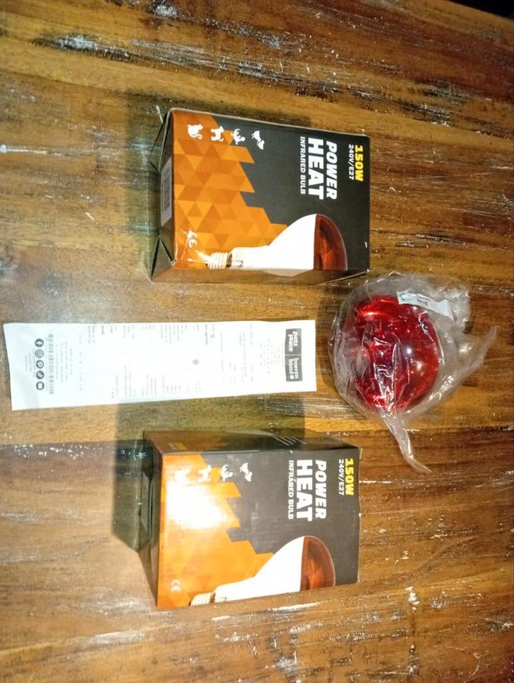 Warmtelamp 170 watt rood 2 stuks ook per stuk E27 fitting, Dieren en Toebehoren, Overige Dieren-accessoires, Zo goed als nieuw