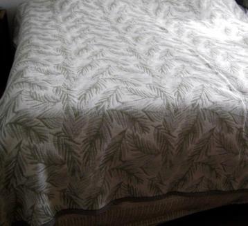 PRACHTIG GROOT SPREI VEERTJES PATROOM , 100 % KATOEN ,als ni beschikbaar voor biedingen