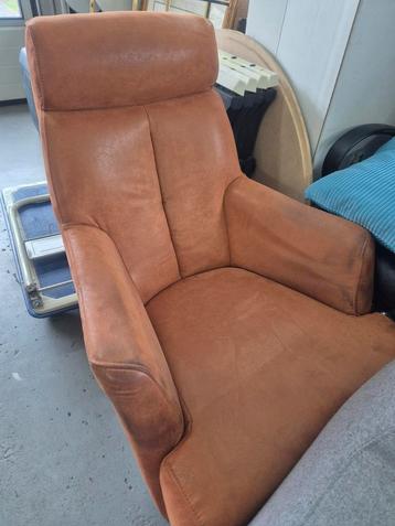 Vintage Leren Fauteuil beschikbaar voor biedingen