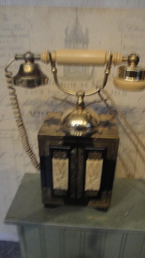 chinese telefoon  lijkt net een kastje bewerkt, Antiek en Kunst, Kunst | Niet-Westerse kunst, Ophalen of Verzenden