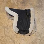 F.R.A. zadeldek schapenvacht, Ophalen of Verzenden, Gebruikt