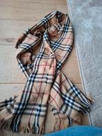 Beige geruite sjaal - Burberry style, Kleding | Dames, Mutsen, Sjaals en Handschoenen, Burberry, Ophalen of Verzenden, Zo goed als nieuw