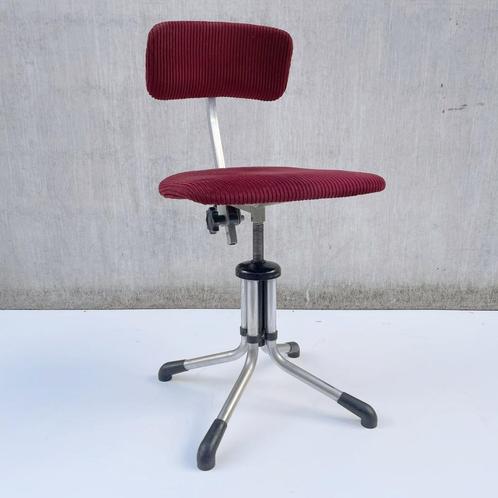 Gispen model 360 typiste stoel, Huis en Inrichting, Stoelen, Gebruikt, Eén, Metaal, Stof, Rood, Ophalen
