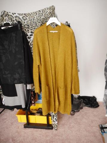 LA FÉE MARABOUTÉE lange vest maat 4 (48/50) Mosterd kleur beschikbaar voor biedingen