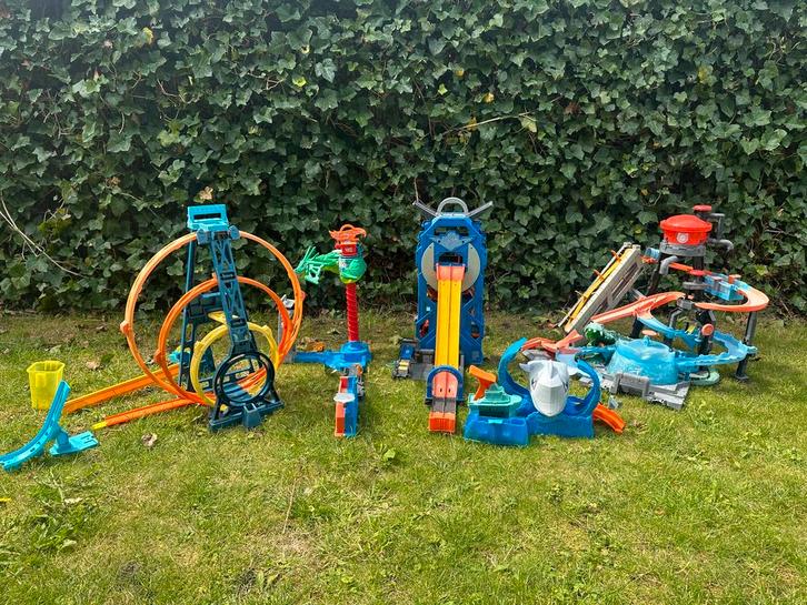 Hot wheels sets, Kinderen en Baby's, Speelgoed | Racebanen, Zo goed als nieuw, Racebaan, Handmatig, Hot Wheels, Met looping, Zelf te bouwen