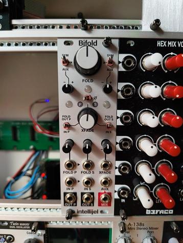 Intellijel Bifold Eurorack Module beschikbaar voor biedingen