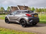 Toyota C-HR 1.8 Hybrid Black Edition Camera | Automaat | Lee, Auto's, Toyota, Te koop, Zilver of Grijs, 122 pk, 73 €/maand