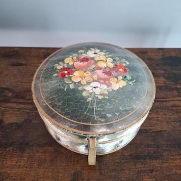 Oud antieke vintage koektrommel beschikbaar voor biedingen