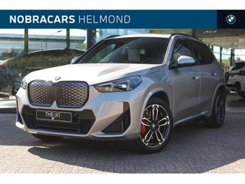 BMW iX1 eDrive20 M Sport / Panoramadak / Trekhaak / Sportsto beschikbaar voor biedingen