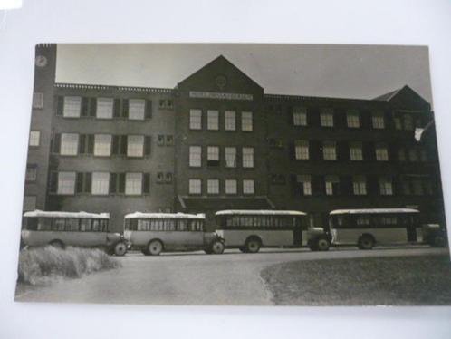 fotokaart  autobussen van uit ouskarspel voor hotel nassau, Verzamelen, Ansichtkaarten | Nederland, Ongelopen, Noord-Holland, 1920 tot 1940