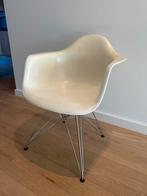 Vitra Eames eetkamerstoelen 6 stuks. Prijs voor het totaal., Huis en Inrichting, Stoelen, Ophalen, Kunststof, Gebruikt, Wit