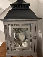 Prachtige gevulde grote lantaarn., Huis en Inrichting, Woonaccessoires | Kandelaars en Kaarsen, Ophalen, Zo goed als nieuw, Hout